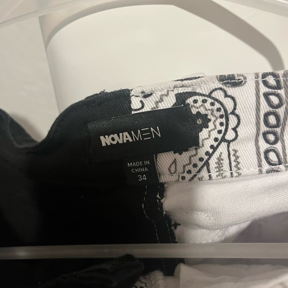 The GoodLife pants from fashion nova - Picture 3 of 5